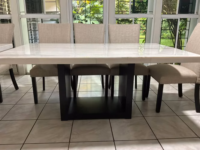 Comedor de mármol para 6 personas