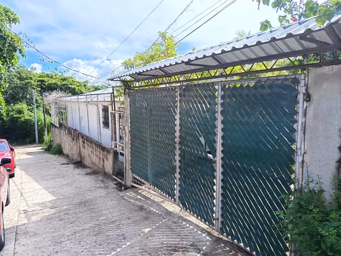 House for sale in San Roque Mejicanos San Salvador, area Boulevard Constitution