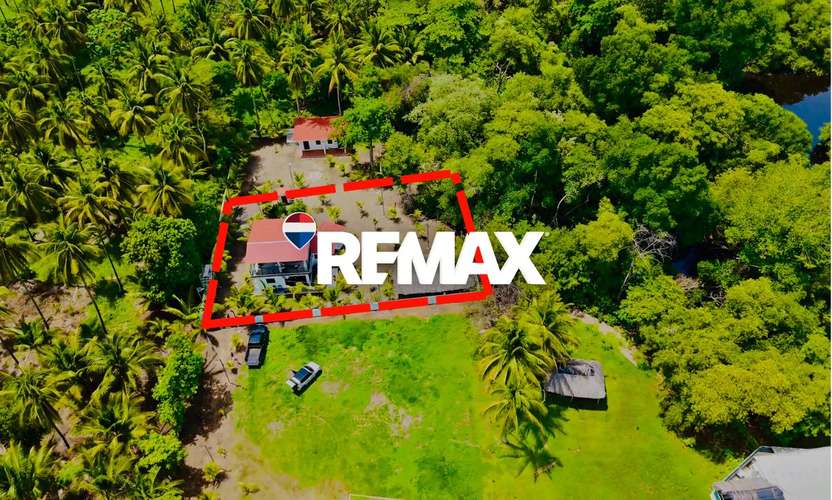 Casa de playa en venta en Residencial Malibu con acceso directo al océano y al estuario. - Imagen 3
