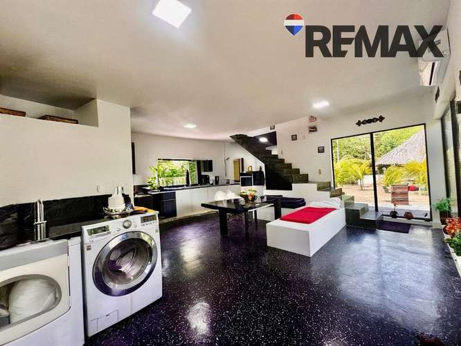 Casa de playa en venta en Residencial Malibu con acceso directo al océano y al estuario. - Imagen 9