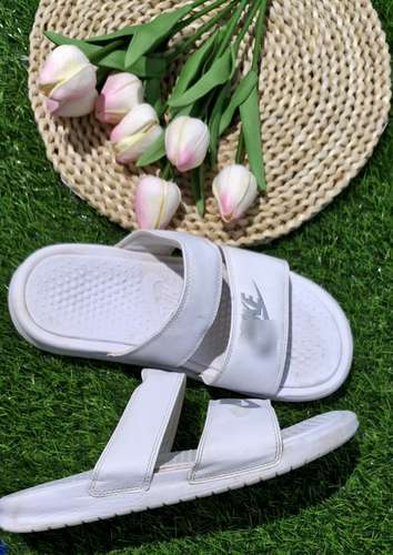 YINAS NIKE ORIGINALES 8 25CM - Imagen 2
