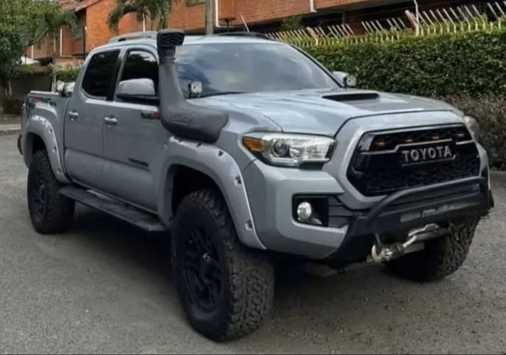 Tacona trd sport 4x4 car 2021