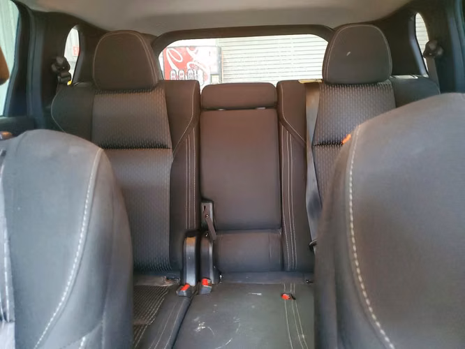 MITSUBISHI OUTLANDER ES 2023 3 FILAS
