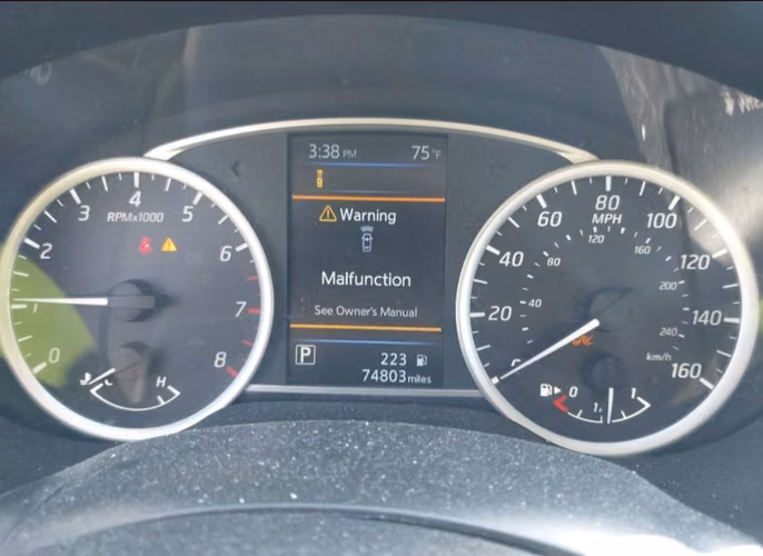 Vendo Nissan Sentra a reparar 