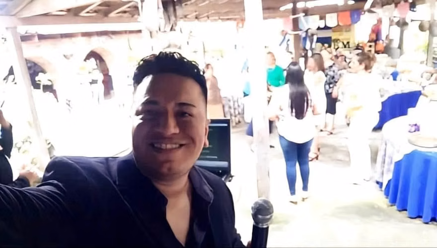 CANTANTE SOLISTA PROFESIONAL PARA TUS FIESTAS Y EVENTOS SOCIALES 