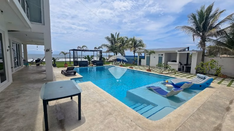 Residencia frente al mar en Playa El Pimental – 5 suites, piscina