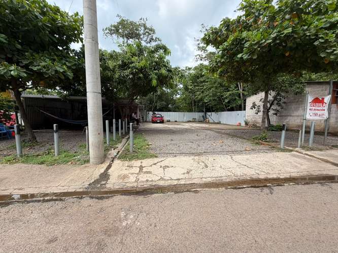 ALQUILO LOCAL COMERCIAL FRENTE GASOLINERA PUMA EL TRIUNFO 