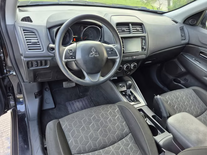  Vendo Mitsubishi Outlander SPORT 4x4 2023 - Imagen 6