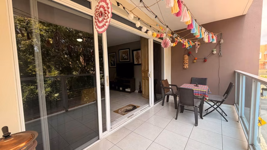 Habitación libre en San Benito. Espacio tranquilo y bien ubicado. - Imagen 6