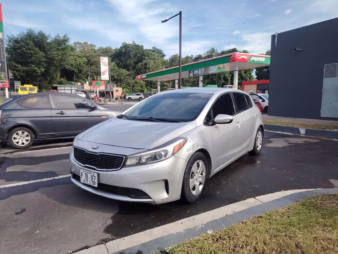 Kia forte 5 2017 - Imagen 2