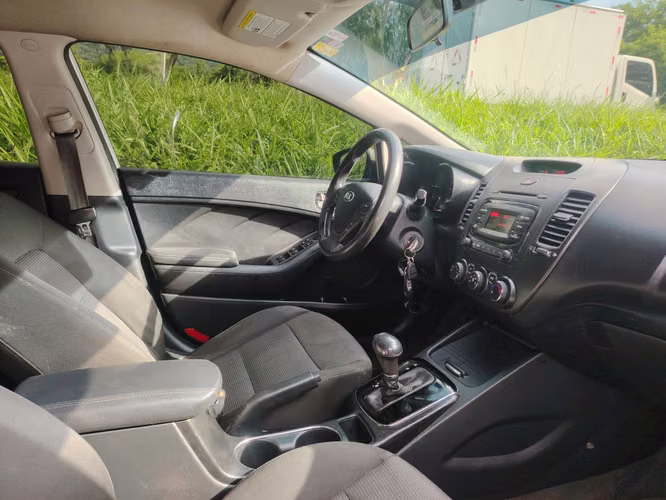 Kia forte 5 2017 - Imagen 6