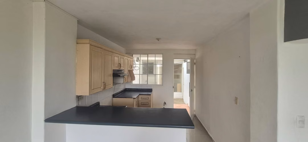 Casa de 2 Niveles en Alquiler – Vía del Mar - Imagen 2
