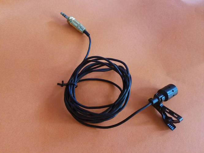 ATTENTION, THE SALVADOR! Condenser microphone for content creators