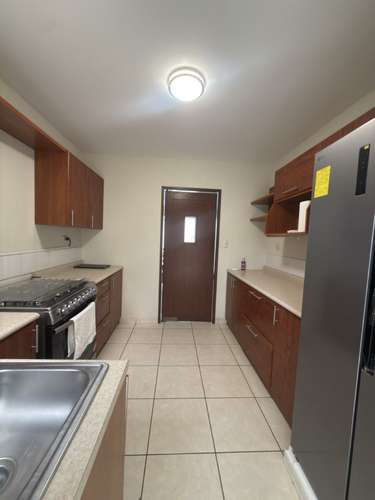Venta de casa en Res. Miramar, La Libertad.| Jardín 90 m2 | 380 v2 Terreno| 3 Hab.| 3.5B | $320k.