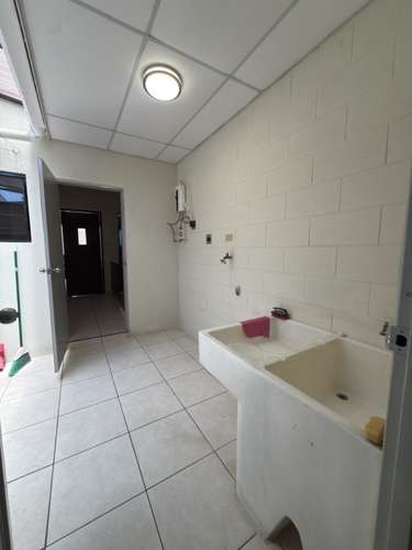 Venta de casa en Res. Miramar, La Libertad.| Jardín 90 m2 | 380 v2 Terreno| 3 Hab.| 3.5B | $320k.
