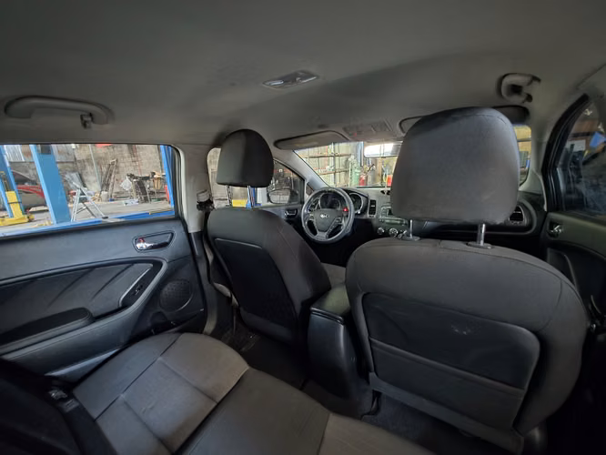 KIA FORTE5 HATCHBACK 2016 · SOLO 41,000 MILLAS