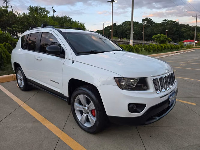 Jeep compás latitude 2014 al credito  - Imagen 4