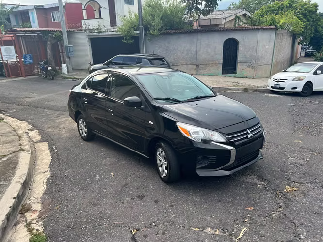 Mitsubishi Mirage  - Imagen 4