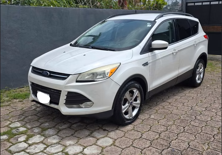 Ford Escape SE 2015 | SUV | 1.6 EcoBoost Turbo | Automática | 4x2 | Cuero | A/C - Imagen 2