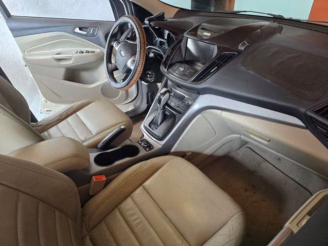 Ford Escape SE 2015 | SUV | 1.6 EcoBoost Turbo | Automática | 4x2 | Cuero | A/C - Imagen 7
