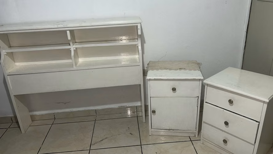 SALE BACKREST FOR BED 120 CMS X 100 CMS HIGH AND 2 TABLES AT NIGHT