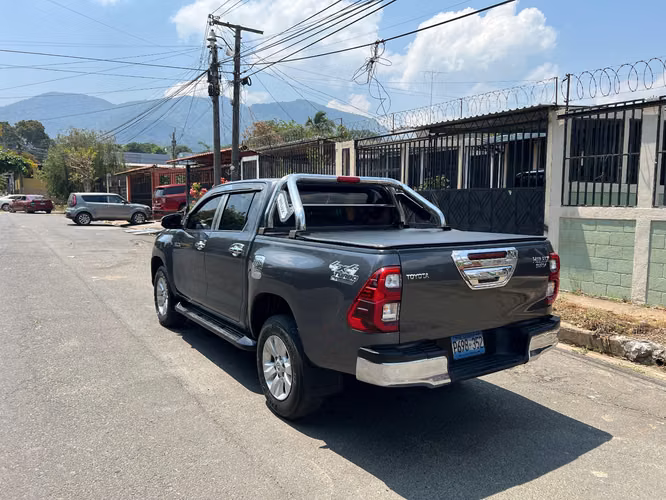 TOYOTA HILUX REVO 2016  - Imagen 10
