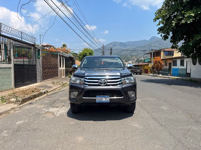 TOYOTA HILUX REVO 2016  - Imagen 1