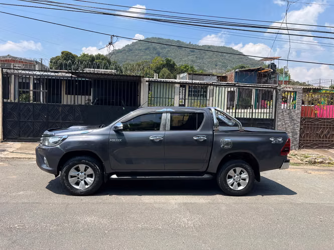 TOYOTA HILUX REVO 2016  - Imagen 3