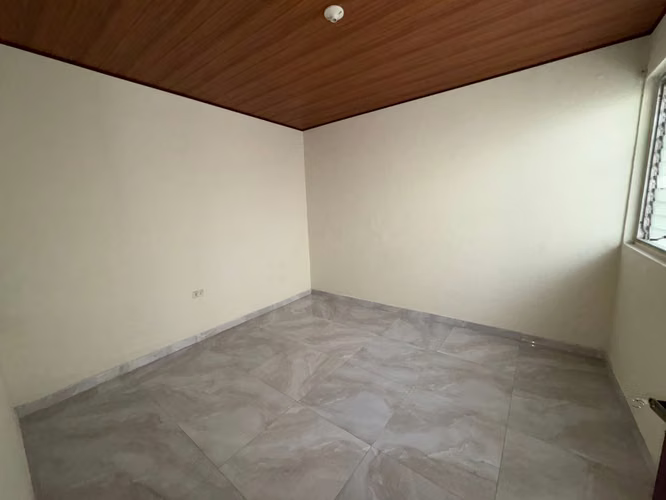 ¡Como Nueva! Casa Full Remodelada de 4 Habitaciones en San Jacinto - Imagen 11