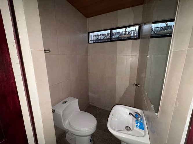  ¡Como Nueva! Casa Full Remodelada de 4 Habitaciones en San Jacinto - Imagen 8