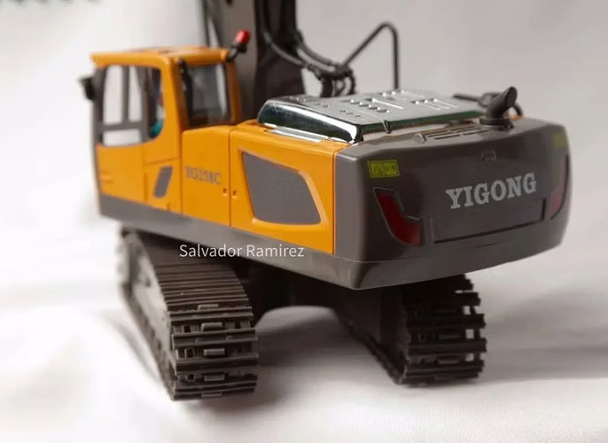 Excavadora de control remoto 
