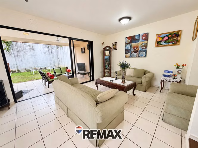 CASA DE ESQUINA EN CONDOMINIO MIRAMAR, SAN JOSÉ VILLANUEVA - Imagen 2