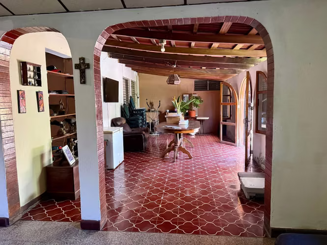 CASA EN VENTA COL. GENERAL ARCE, Esquina, calle principal, 1 Nivel INVERSION - Imagen 11
