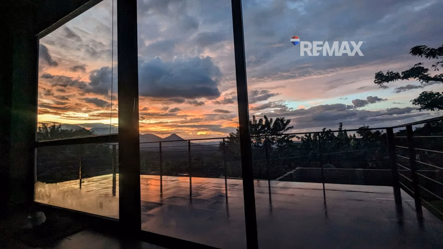 EXCLUSIVA CASA EN RESIDENCIAL PRIVADA EN RUTA DE LAS FLORES, JUAYÚA - Imagen 3