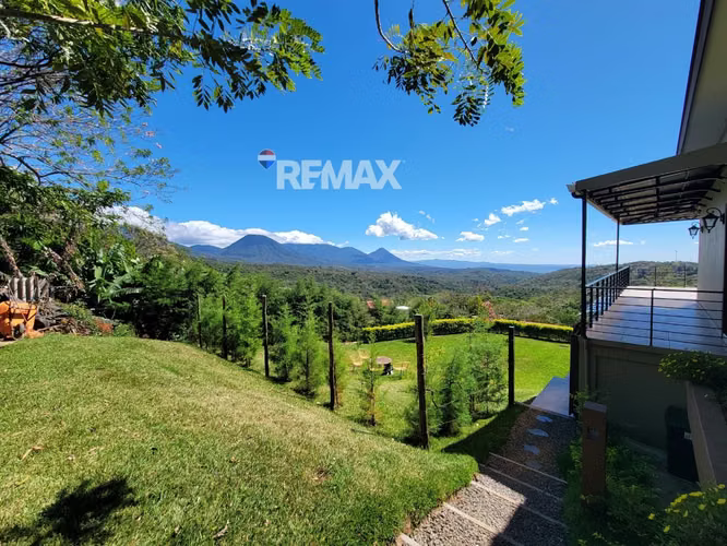 EXCLUSIVA CASA EN RESIDENCIAL PRIVADA EN RUTA DE LAS FLORES, JUAYÚA - Imagen 11