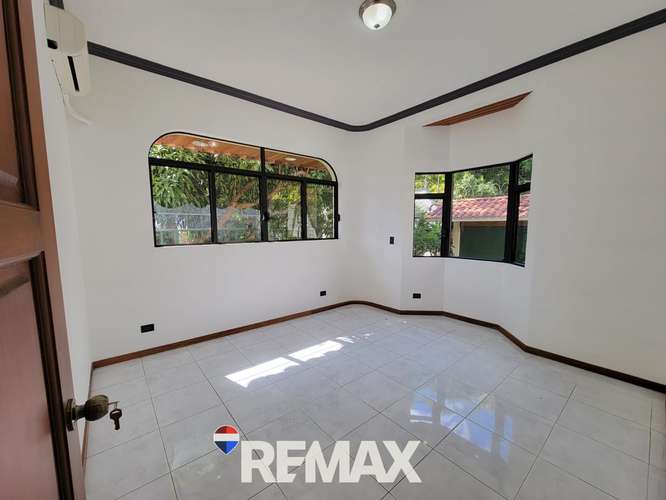 COLONIA ESCALÓN | CASA EN ALQUILER | CUMBRES DE LA ESCALÓN AMPLIO PARQUEO - Imagen 18