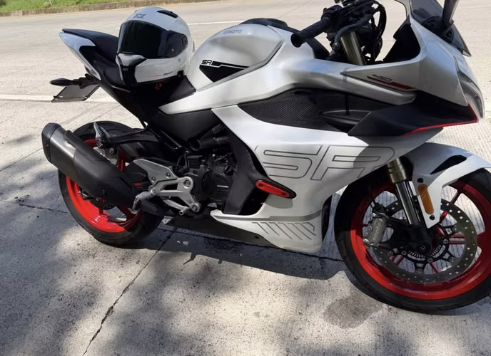 Vendo Cf moto 450Sr