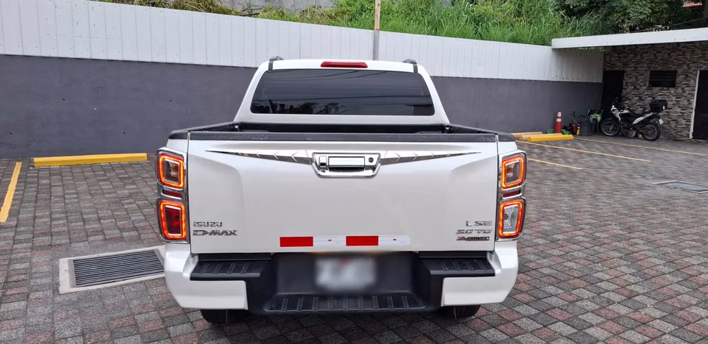 ISUZU D-MAX HIGHLANDER 3.0DI ¡IMPECABLE! - Imagen 2