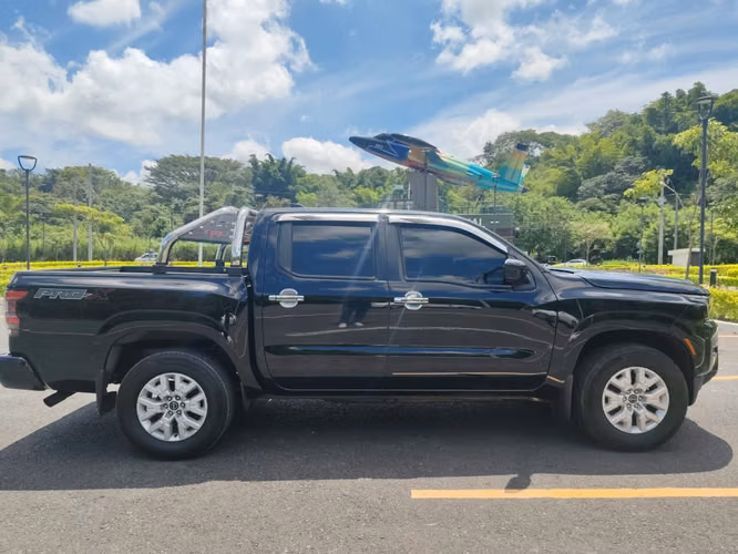  NISSAN FRONTIER DOBLE CABINA  2022 , 4X4,PIÑON DE MONTAÑA, ,……………si ve el anuncio es porque    si esta disponible - Imagen 7