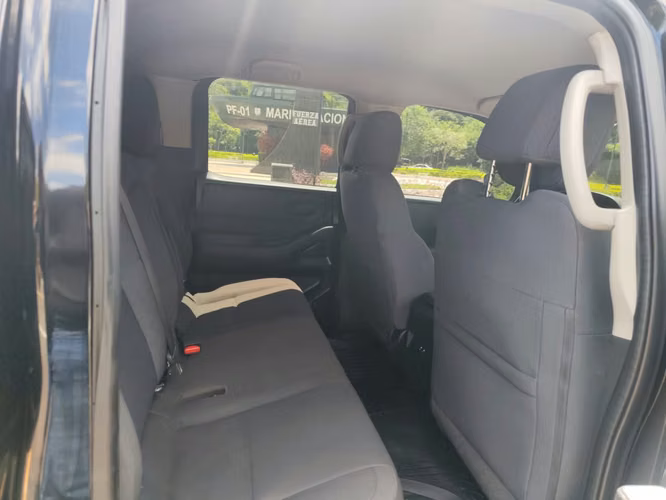  NISSAN FRONTIER DOBLE CABINA  2022 , 4X4,PIÑON DE MONTAÑA, ,……………si ve el anuncio es porque    si esta disponible - Imagen 10
