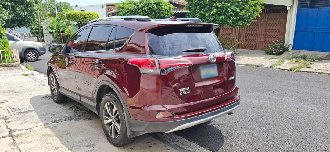 TOYOTA RAV4 DE AGENCIA EXCEL AUTOMOTRIZ TRASMISIÓN STANDARD MOTOR 2.0 SÚPER ECONÓMICO - Imagen 14