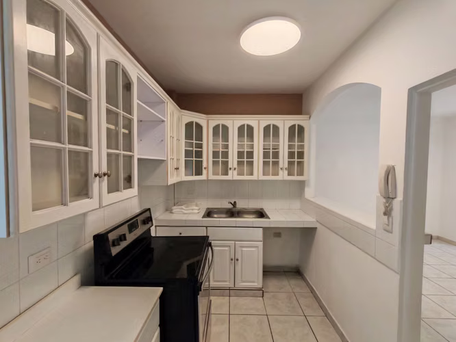 Apartamento con línea blanca en alquiler en San Benito