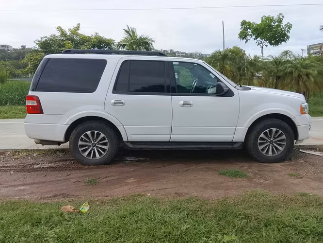 *Ford Expedition 2018 XLT - 3.5 EcoBoost - 8 Pasajeros - 4x2 - Rines 20"*