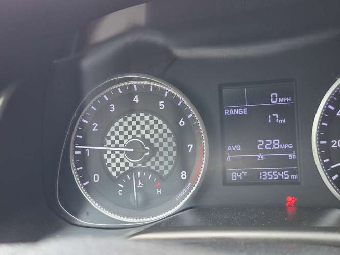 VENDO O CAMBIÓ MAS RIBETE A MI FAVOR HYUNDAI ELANTRA FULL EXTRAS TRANSMISIÓN ESTÁNDAR MOTOR 2.0 DOCH AÑO 2019