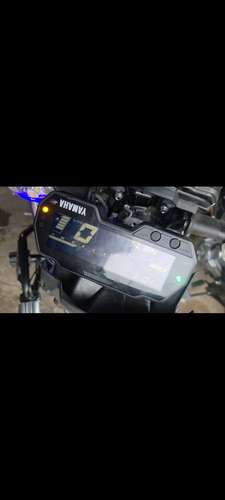 Vendo tablero ee yamaha 4.0 solo un golpe en la esquina no afecta en nada a toda prueba.