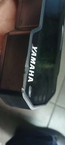 Vendo tablero ee yamaha 4.0 solo un golpe en la esquina no afecta en nada a toda prueba.