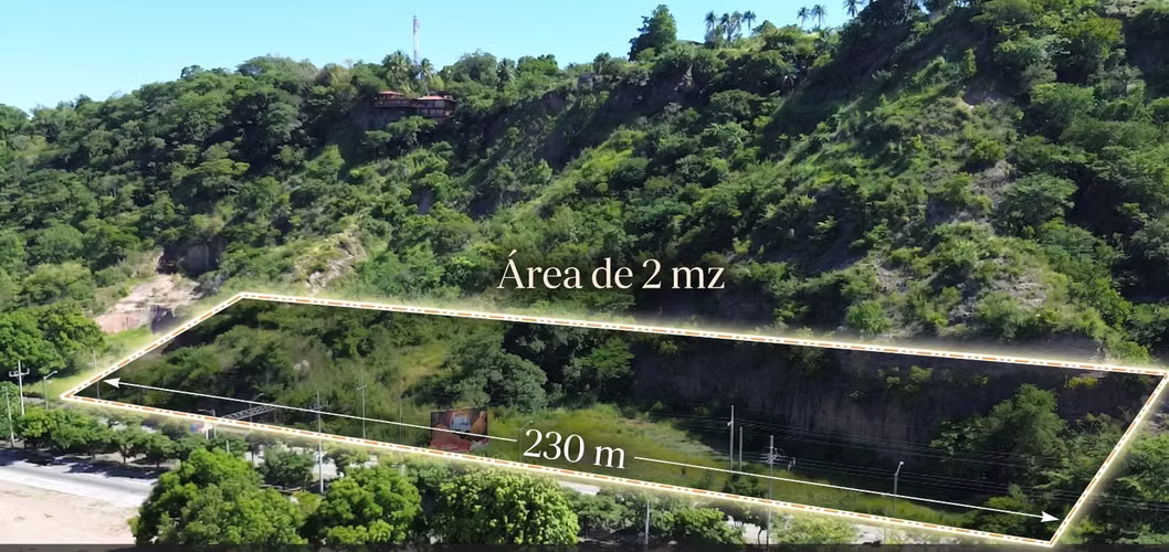 Terreno en Venta Sobre Autopista en Comalapa 2.3 Mz| a 9 min del Aeropuerto Int.| 230 mts fte a ctra.| $500k - Imagen 4
