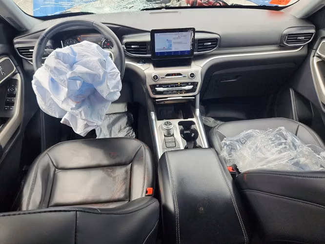 FORD EXPLORER XLT 2021
