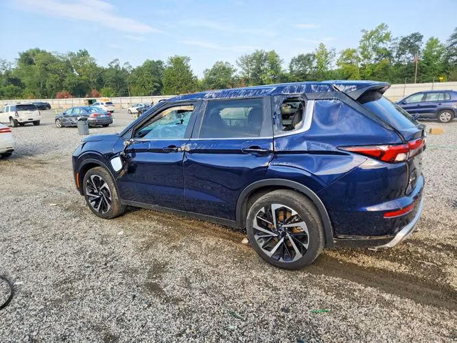 MITSUBISHI OUTLANDER SE 2024
