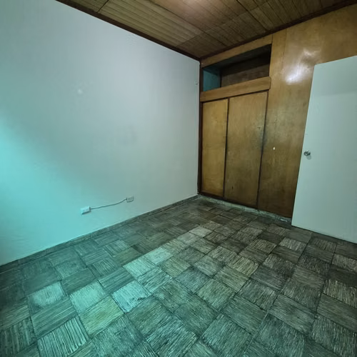 Venta de casa, Universitaria Norte, Pasaje La Rosa, Mejicanos, San Salvador.